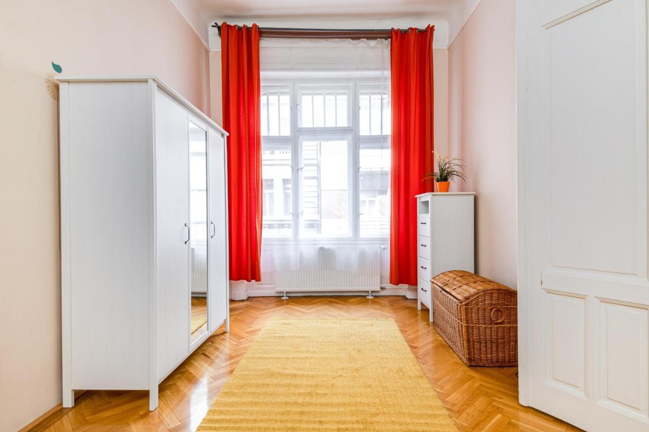 Vintage Apartment In The Jewish Quarter Будапеща Екстериор снимка