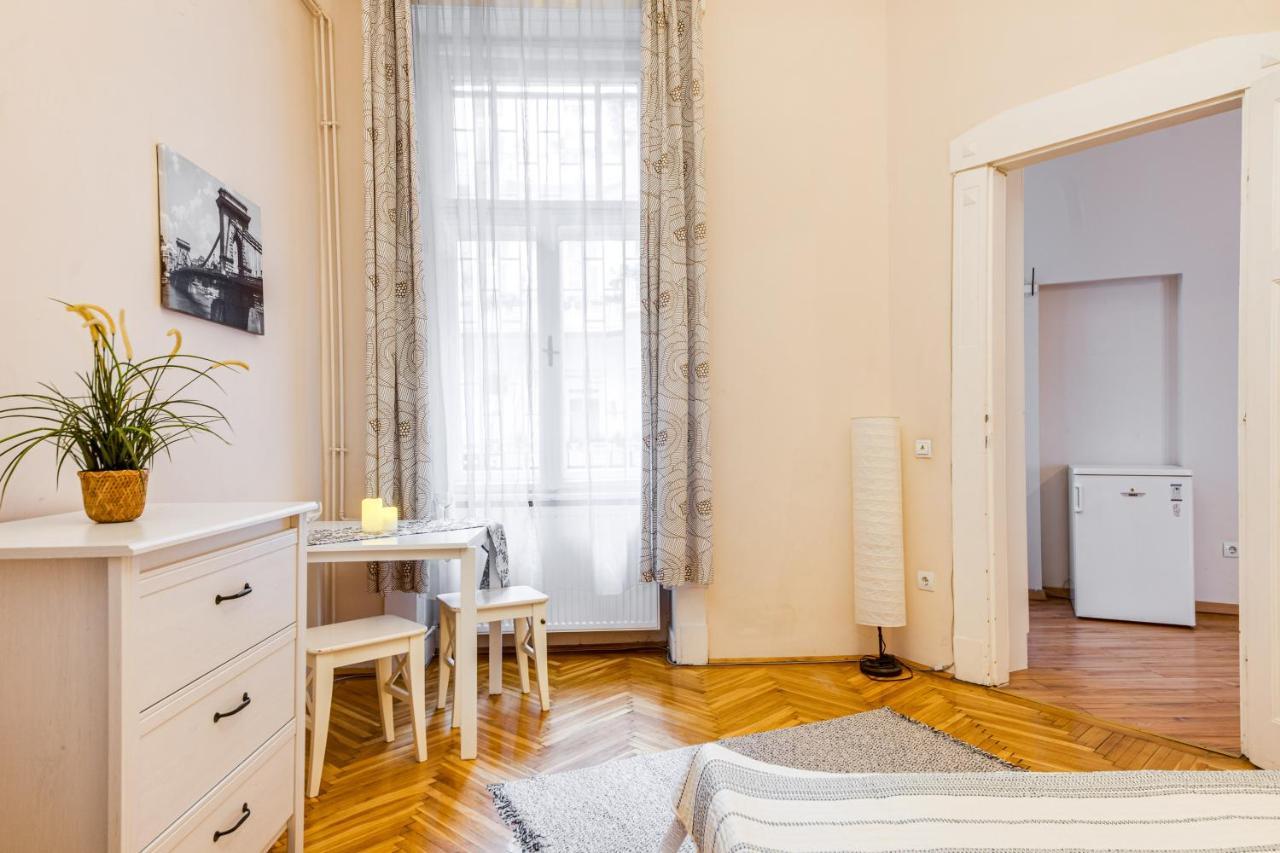 Vintage Apartment In The Jewish Quarter Будапеща Екстериор снимка